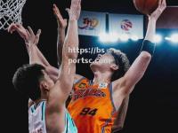bsports体育-上海男篮遭遇困境，主帅急需调整阵容