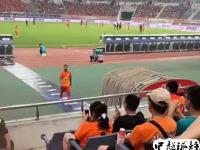 bsports体育-队员间矛盾激化，影响球队团结