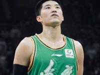 bsports体育-多名球员交流经验，共同努力