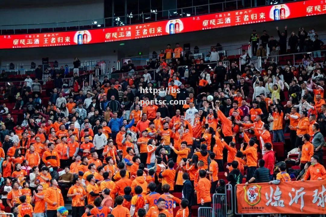足球比赛中的壮烈一战燃爆球迷